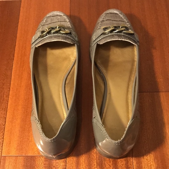 CIRCA Joan & David Loafer Croc Flats - Picture 9 of 16